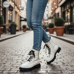 BCBGeneration Women’s Ander Combat Booties off white size 9